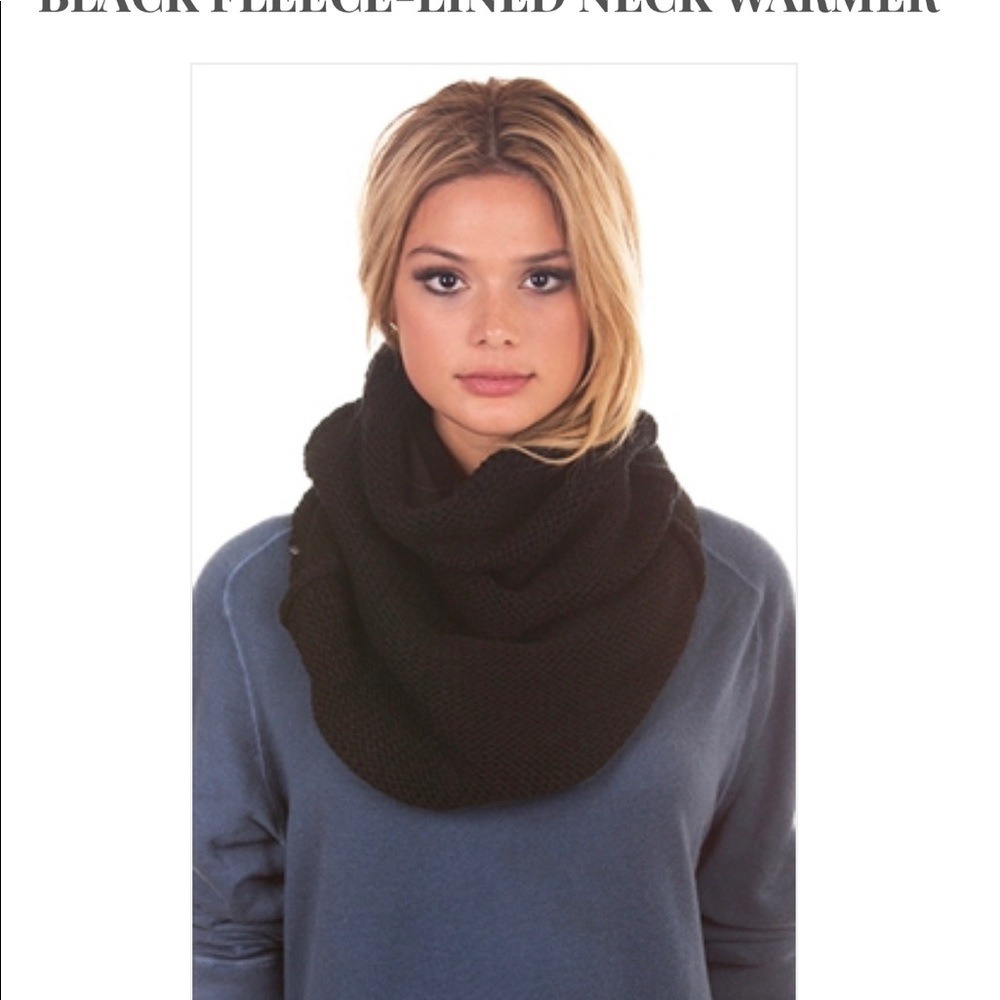 NWT Plush Warm Neck Warmer